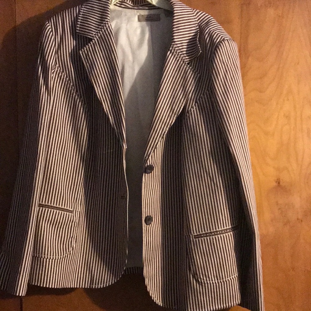 Black and White Striped Blazer with Notched Lapels